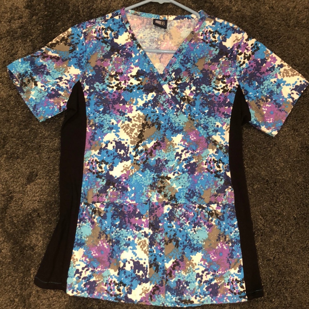 Scrub top, size small.